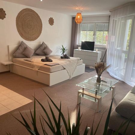 Kingsize Bett Boho Apartment Mit Tiefgarage Naehe Salzburg Freilassing Esterno foto