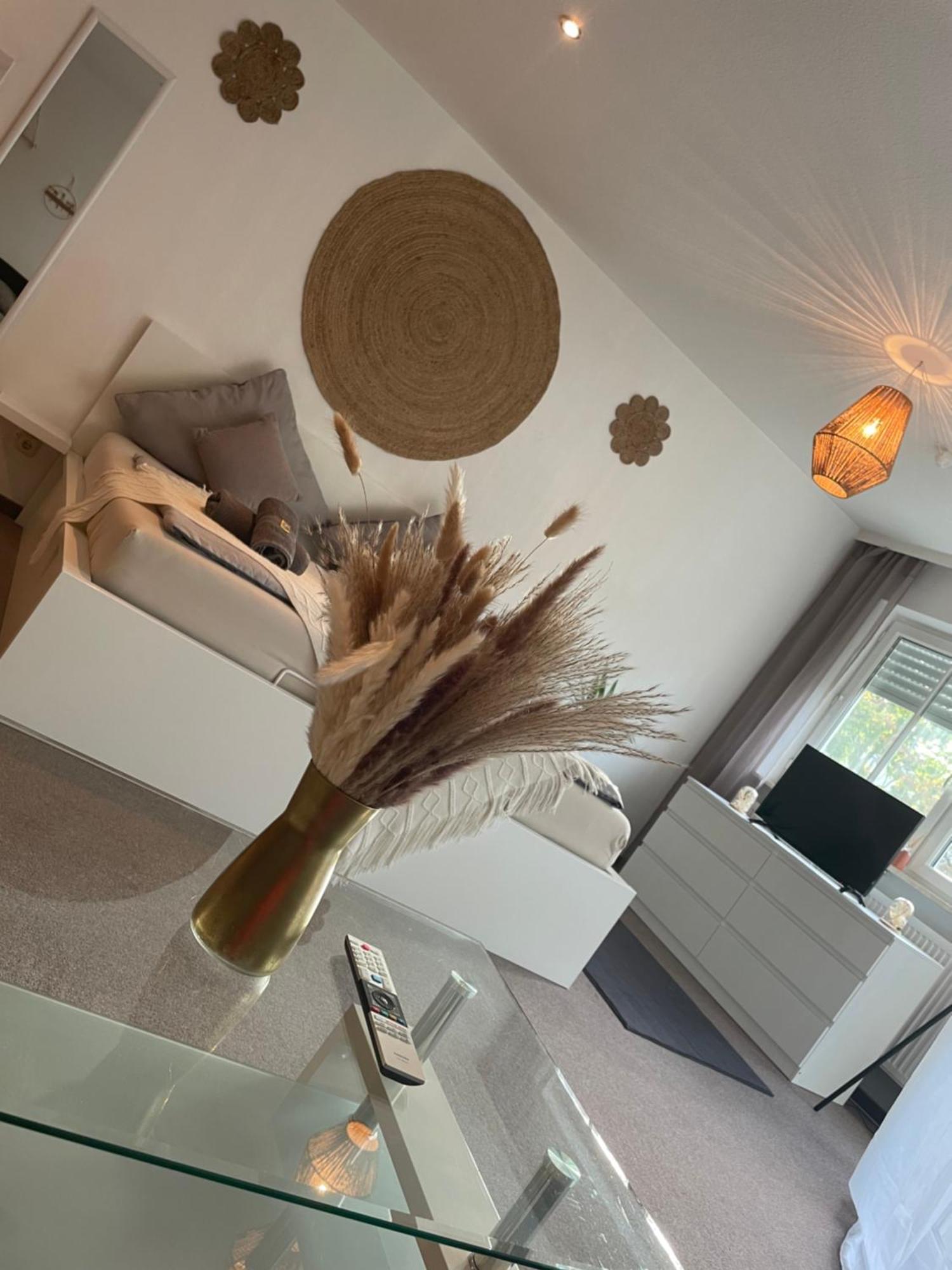 Kingsize Bett Boho Apartment Mit Tiefgarage Naehe Salzburg Freilassing Esterno foto