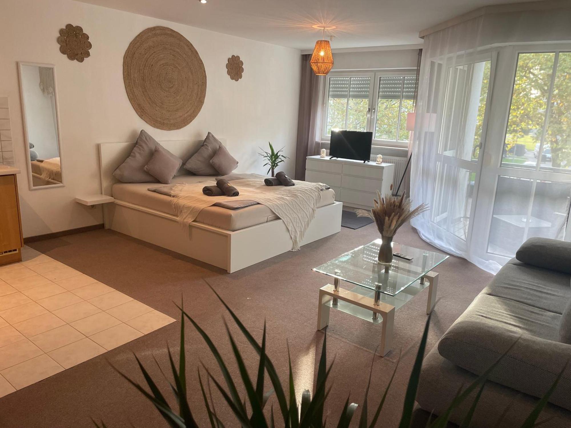 Kingsize Bett Boho Apartment Mit Tiefgarage Naehe Salzburg Freilassing Esterno foto