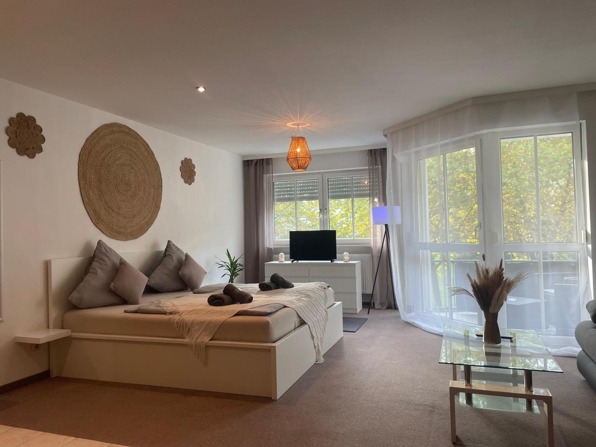 Kingsize Bett Boho Apartment Mit Tiefgarage Naehe Salzburg Freilassing Esterno foto