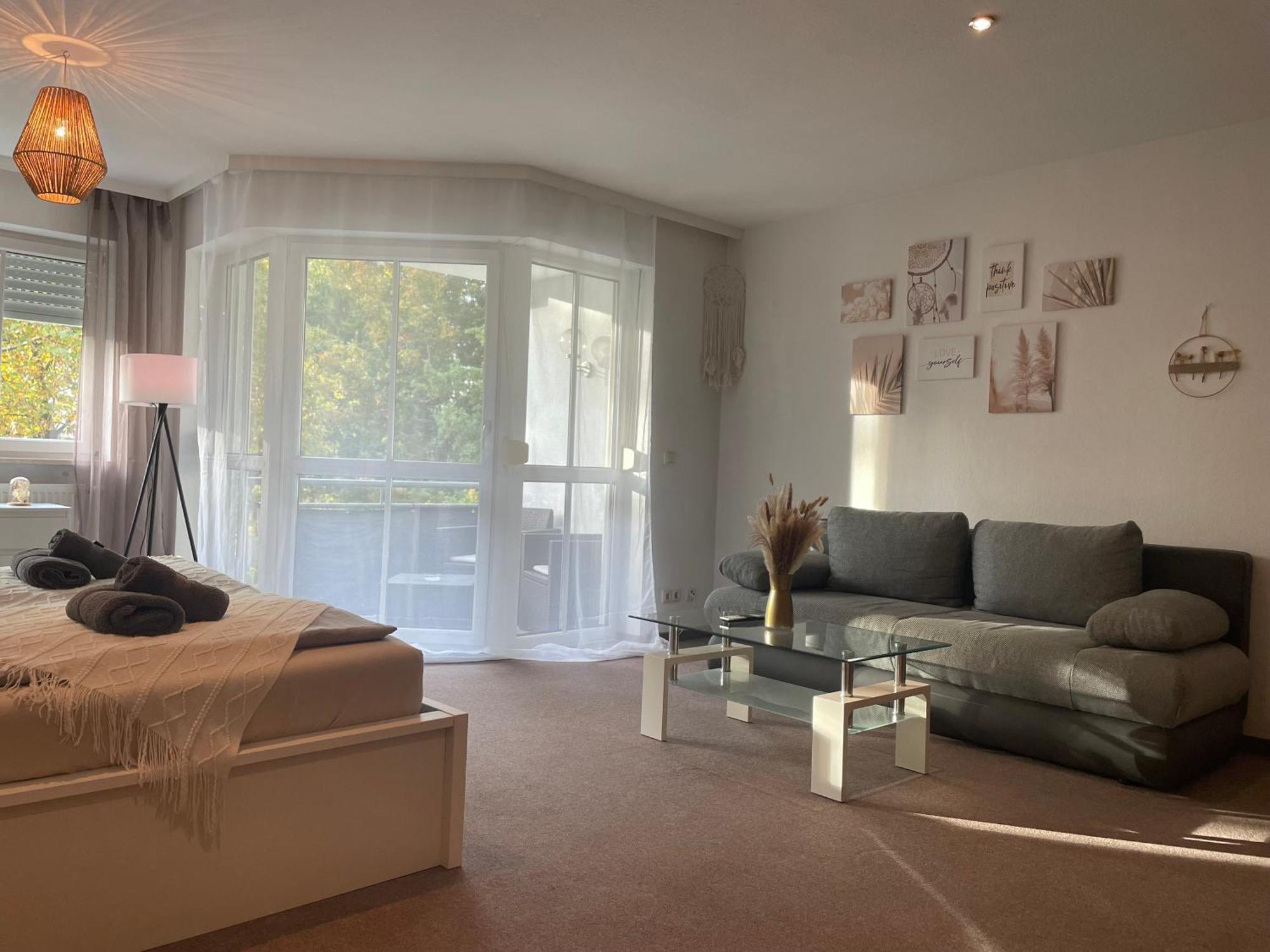 Kingsize Bett Boho Apartment Mit Tiefgarage Naehe Salzburg Freilassing Esterno foto